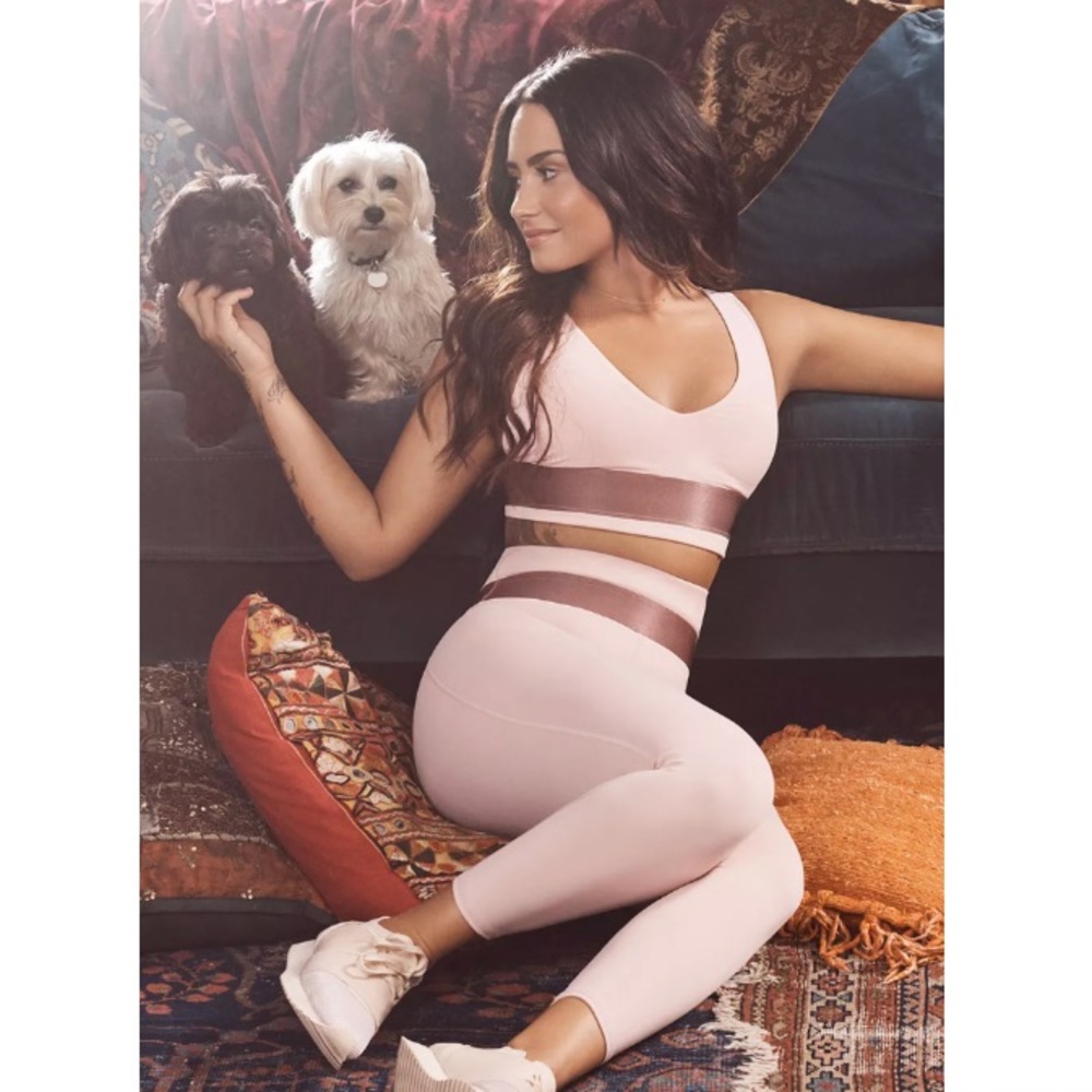 NWT Fabletics x Demi Lovato Valletta Leggings